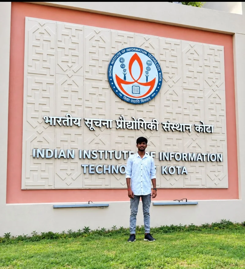कलेक्टर की पहल से सरकारी स्कूल के अतुल ने रचा सफलता का नया अध्याय